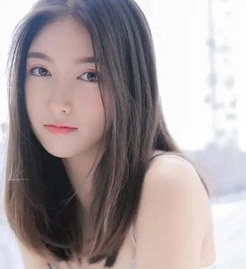 小女生清新长直发发型,长发女神迷倒众人