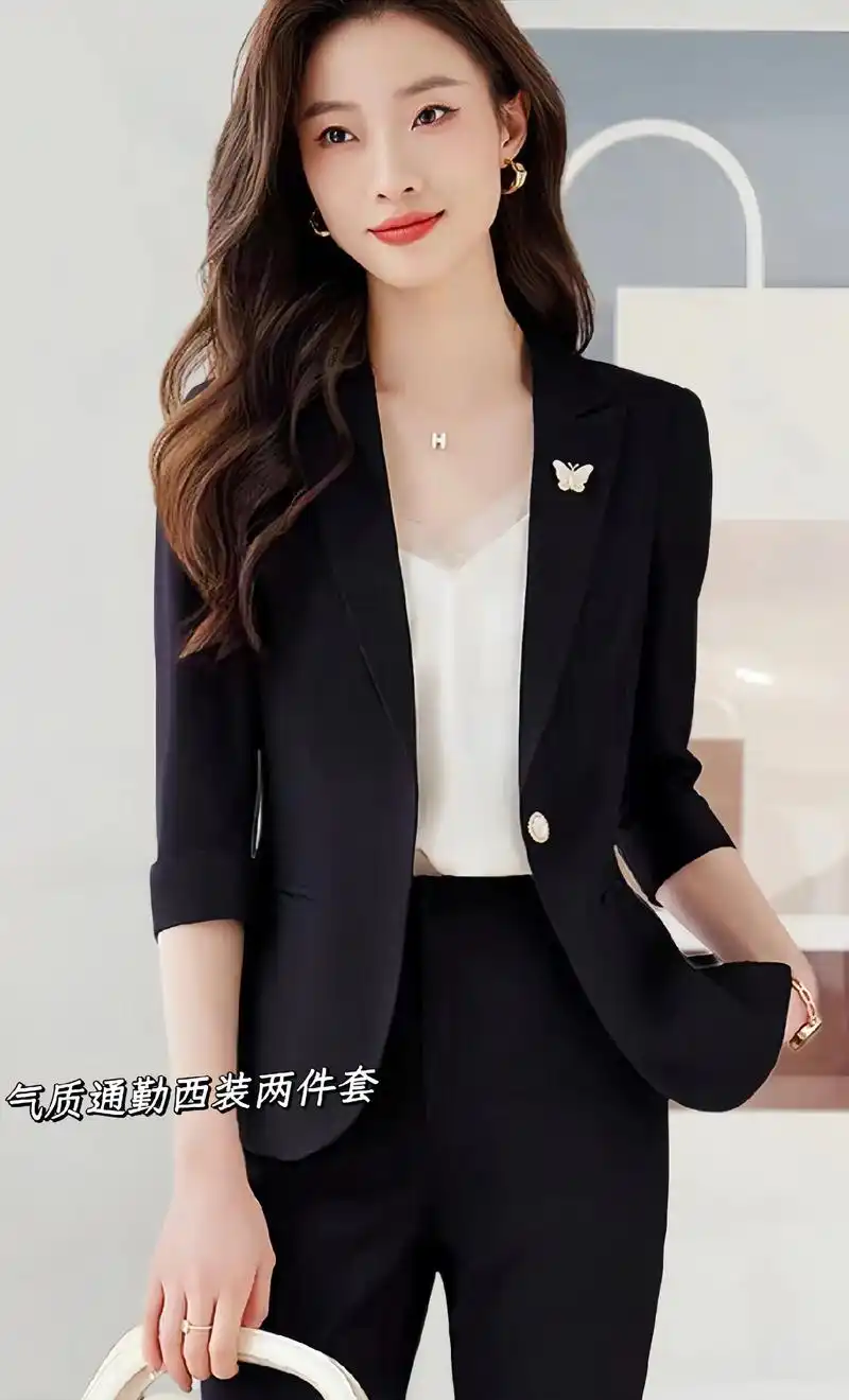 气质通勤西装两件套来啦!这款夏季薄款职业套装,简约