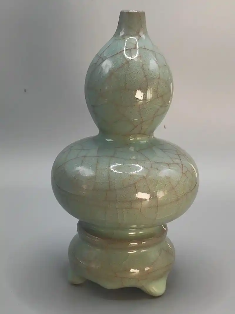 官窑瓷器.南宋官窑青釉葫芦瓶连座         在宋代,官 - 抖音