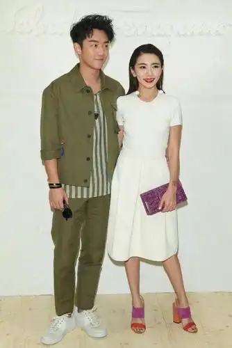 郑恺女友程晓玥的身高,看这几张相片就知道了