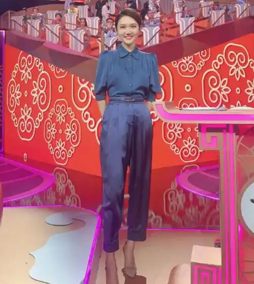 可她却没能考上中国传媒大学,让龙洋松了口气的是专业没有改变只能人