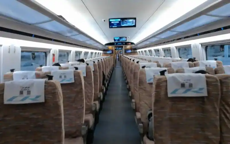 带大家看看京张高铁冬奥列车cr400bf-c-5162的车内