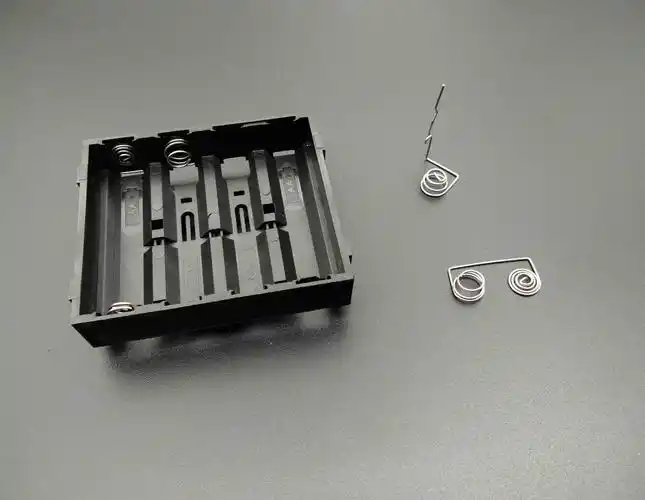 电池弹簧又分为异形,塔形,正极,负极,正负极电池弹簧.