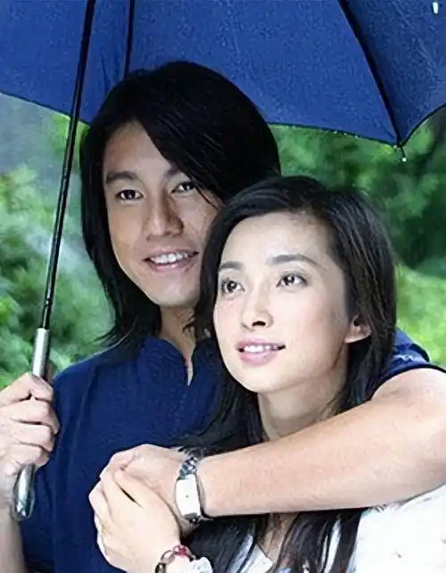 曝顶级大花成翻版景甜,被鲜肉男友坑600万,大量亲密照险曝光_李冰冰