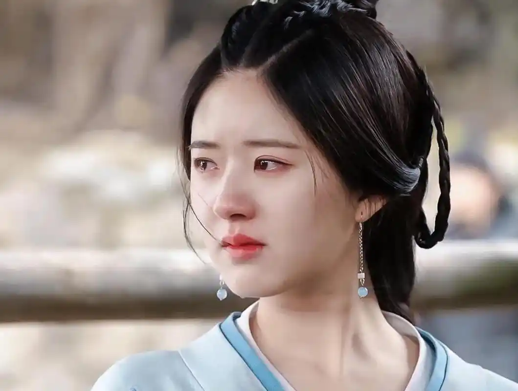 赵丽颖与赵露思哭戏神似:演技的传承还是刻意模仿?