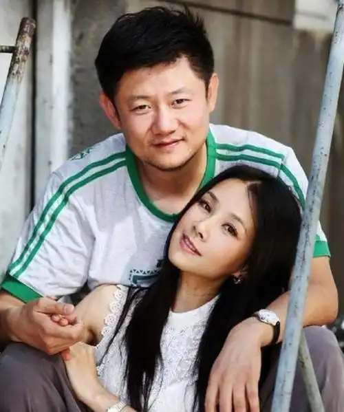 婆婆国家一级演员,公公是艺术家,丈夫是导演,她和陈坤乱传绯闻