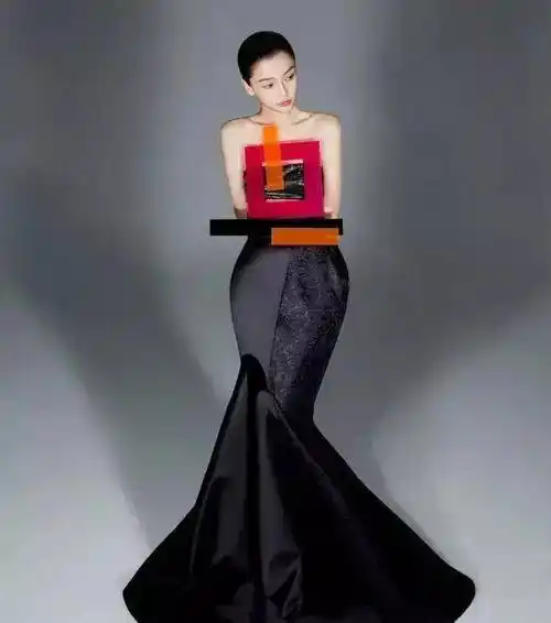 原创笑停不了35岁杨颖连发3套高定但这一次美貌也救不了她