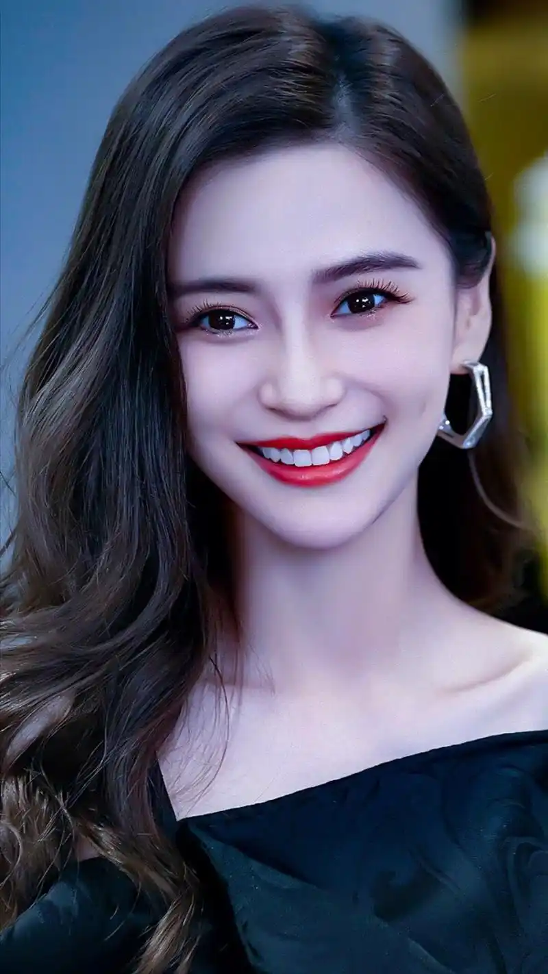 顶级壁纸〕angelababy杨颖,烈焰红唇小白牙