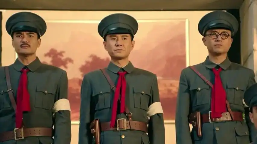 《热血军旗》振奋人心的时刻到了,看到这画面,有没有被先辈们感染到