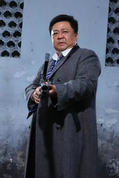 猎狼人地面将播梁冠华领头娘子军