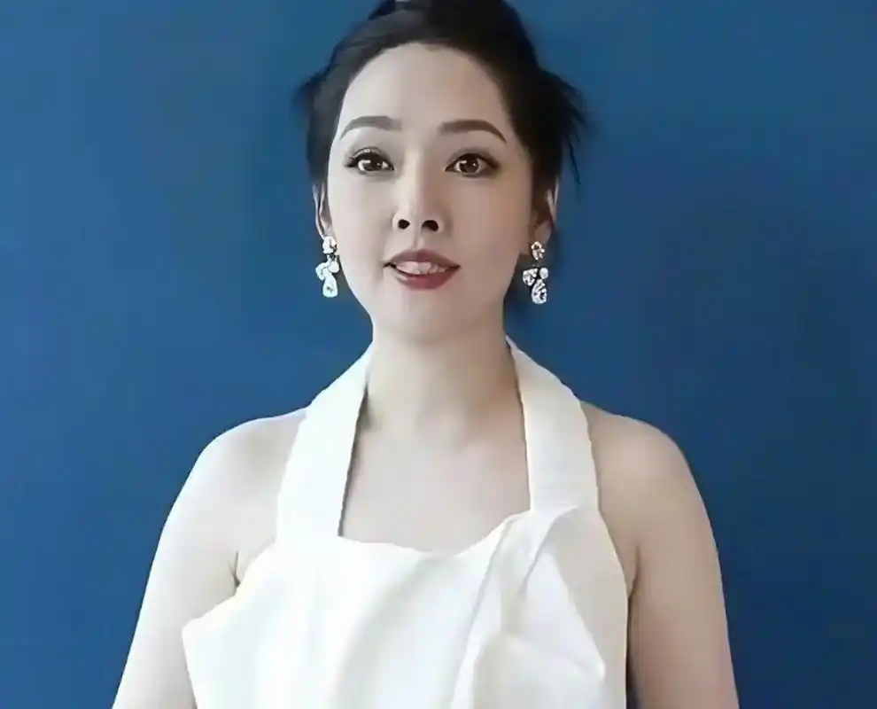 郭碧婷生完孩子以后面相变化好大,跟以前的气质完全不一样,的确是越来