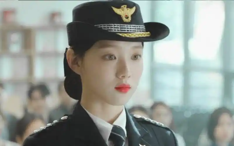 李圣经小姐姐演警察～好帅气