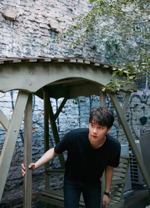 李易峰街拍part5 逛逛街 逛逛书店 喝杯咖啡 惬意的生活2017纽约首鞍