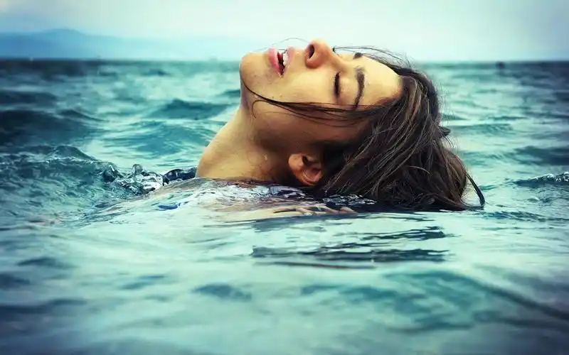 women,face,brunette,wet hair,closed eyes,water,壁纸,高清壁纸人物