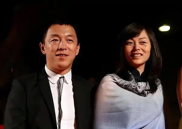 黄渤与妻子小欧的婚姻故事,不仅仅是一则明星新闻,更是一场生活的实景