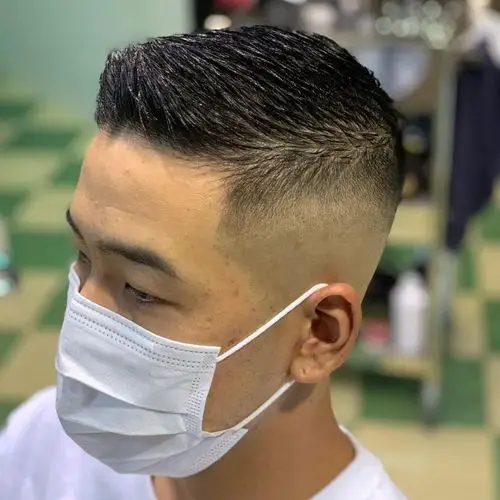 搭配,想要简单好打理的,可以头顶留的稍短一点,圆寸头毛寸头都很不错