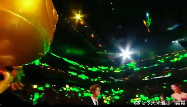 尖叫之夜#王一博出场时全场绿海77尖叫,排面拉满#王一博爱奇艺冀行