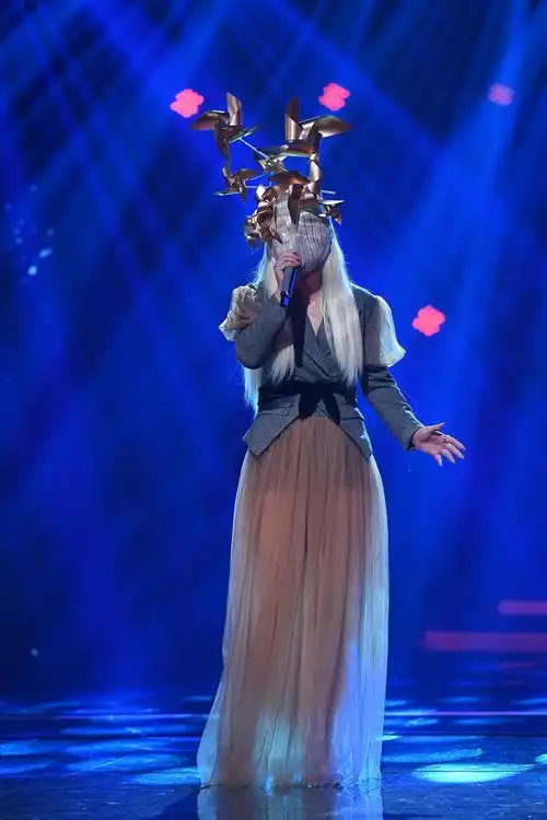 《蒙面唱将猜猜猜》收视再夺冠 李慧珍两度被邀请终于出山