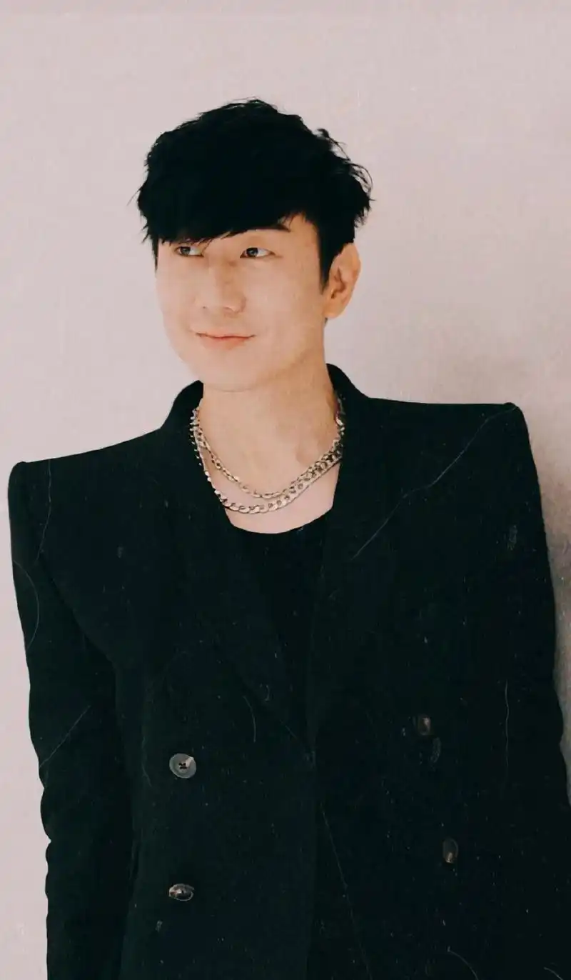 值得珍藏的林俊杰帅图#林俊杰 #热门 #高清 - 抖音