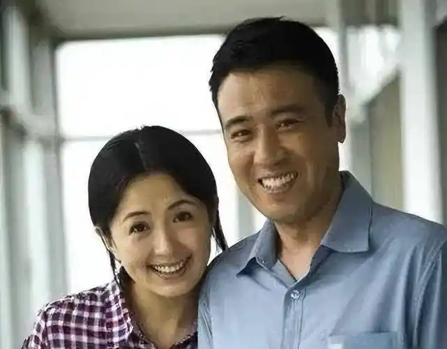 影帝于和伟妻子:供老公读书,替他尽孝,为婆家8个哥哥姐姐买房_宋林静
