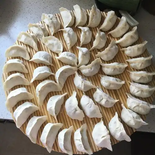 胡萝卜鸡蛋豆泡水饺