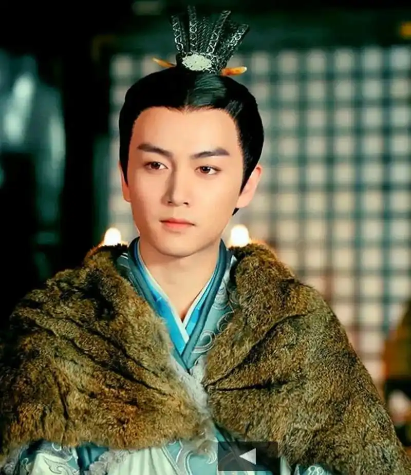 我记得在《陆贞传奇》中,陈晓演得角色高湛眼神坚定而又容光焕发.