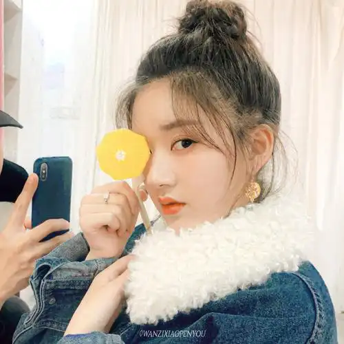 赵露思头像 cr.丸子小盆友la