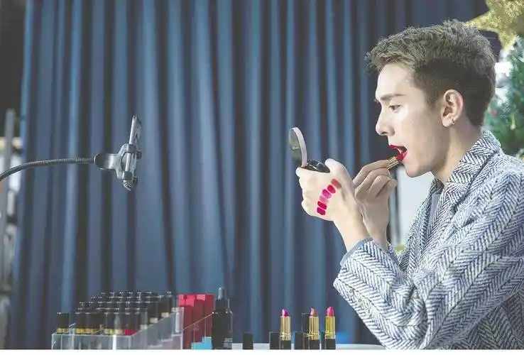 "翻车"后的李佳琦带货销量不变,为何依然火爆?_直播_影响_产品