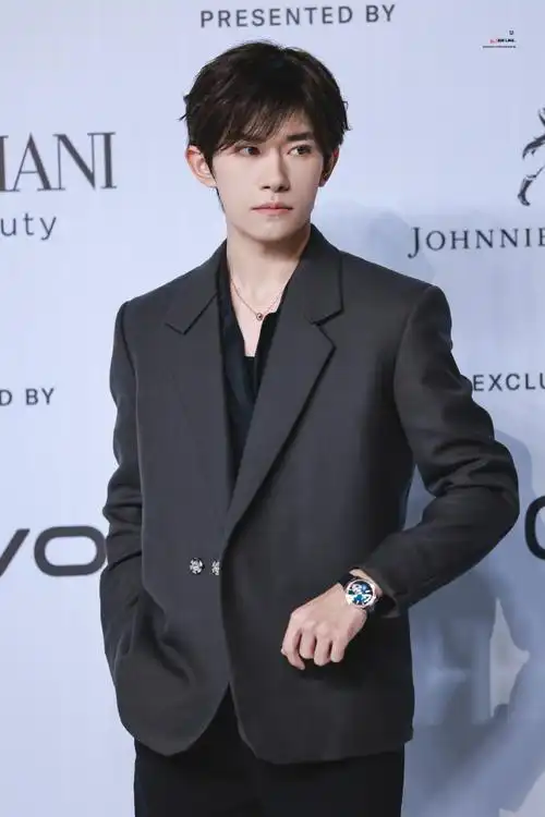 gq红毯##gq的小船 尴尬##易烊千玺辛爽 同船