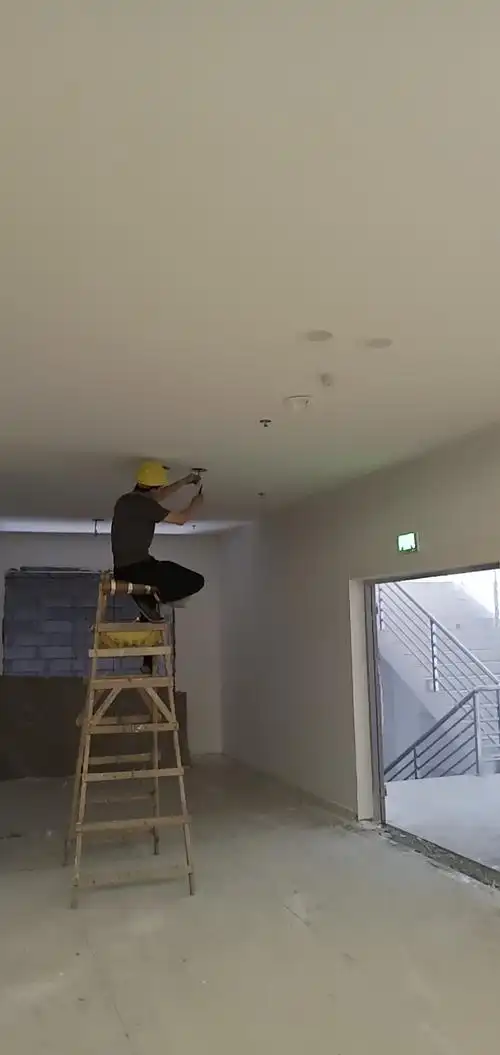 2f过道安装筒灯