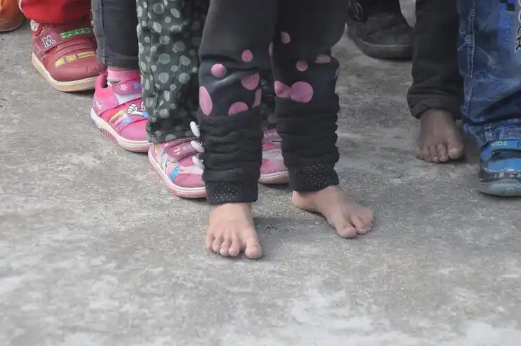 5楼2014-01-11 19:04引用回复赞西鱼论坛版主精华51看到孩子的光脚了