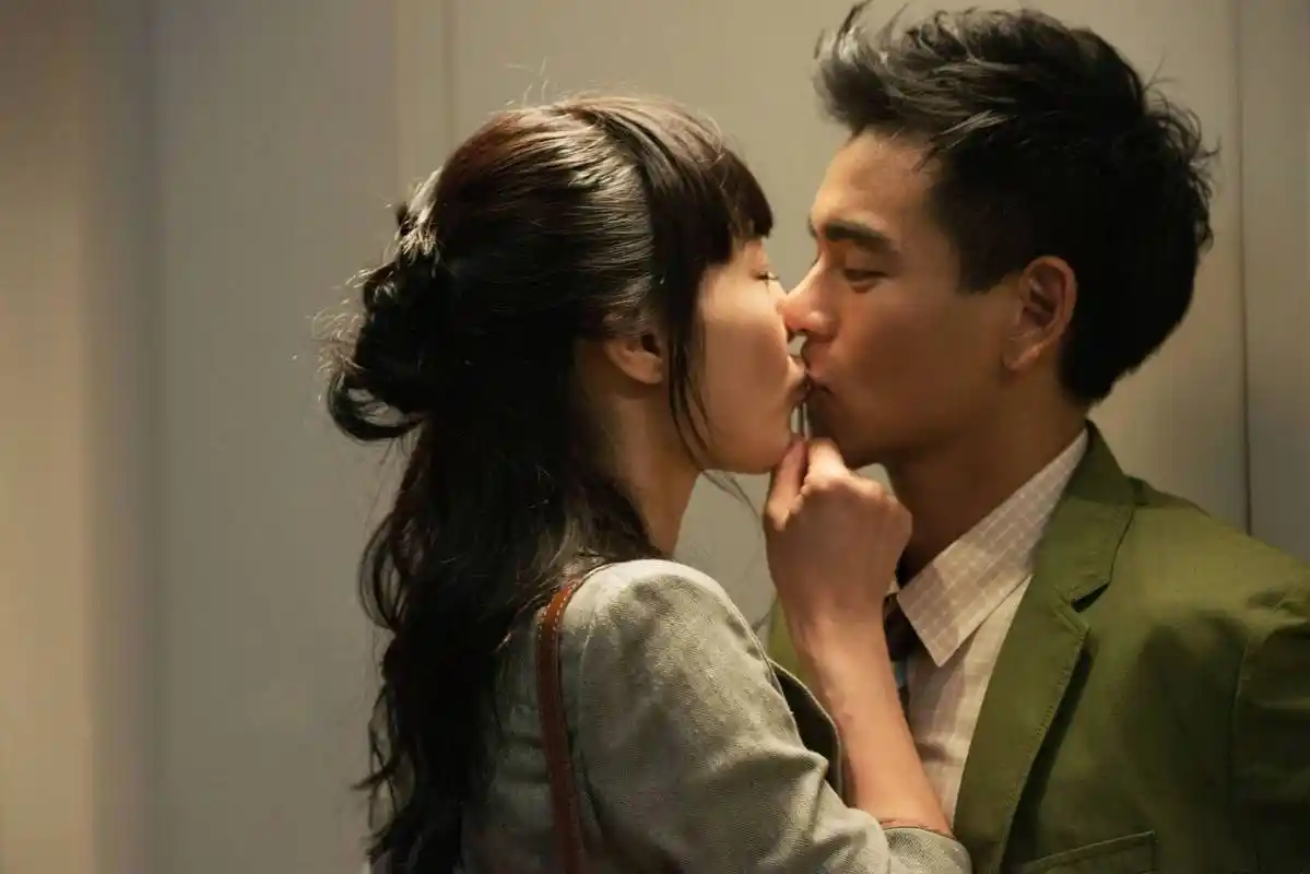 井柏然,杨洋,佟大为,勒东,陈伟霆,无论对手年龄大小,气质如何,毫无