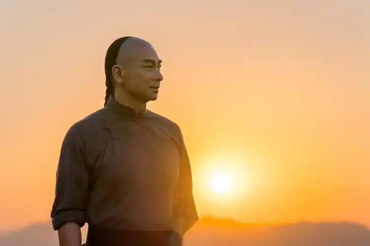 《大侠霍元甲》接近尾声了,为何霍元甲还是这副忍忍忍的模样?