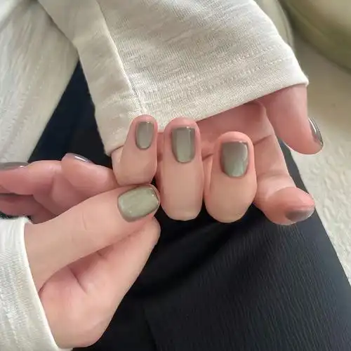 适合夏天的美甲 纯色系