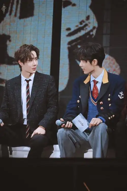 如何看待南京《陈情令》演唱会肖战和王一博的互动?