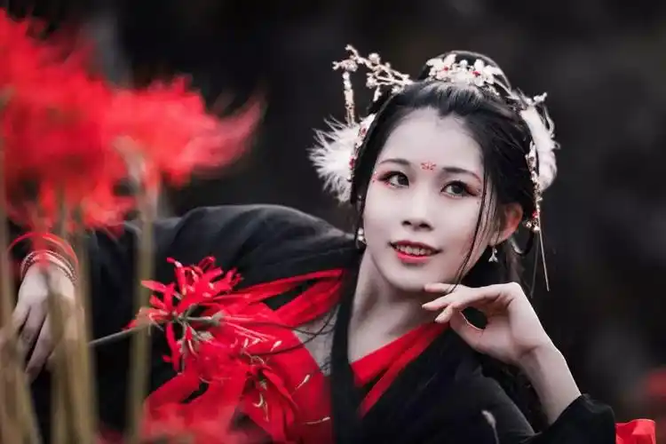 21元素-彼岸花汉服人像拍摄_进行