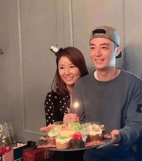 林心如聊霍建华求婚过程_女儿_年龄_场景