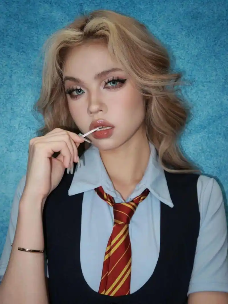 眉清目秀混血儿美女,真的好漂亮