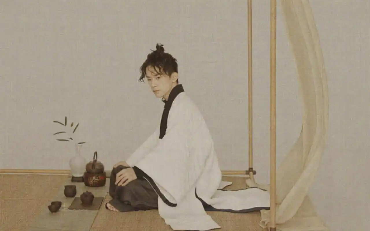 易烊千玺古风帅气写真高清桌面壁纸