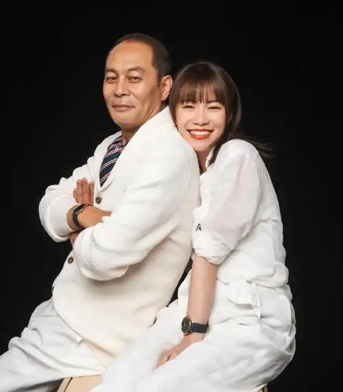 女儿这么执着想当演员,作为父母的张光北和陈炜也只能给予支持,张思乐