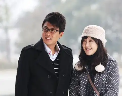 图杜淳牵手薛佳凝演夫妻幸福速递爆激烈舌战