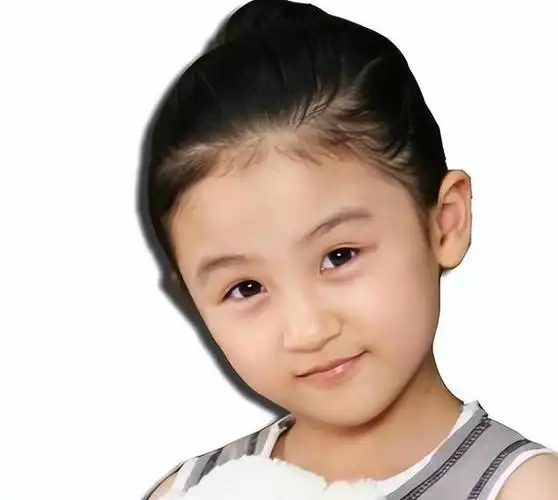 标题:《童星苦乐参半的成长之路:陆子艺的跌宕起伏,演绎绽放阳光的