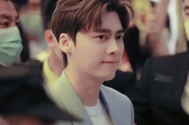 李易峰被曝已婚,结婚证和女方信息曝光,曾说35岁前要结婚|隐婚|领证