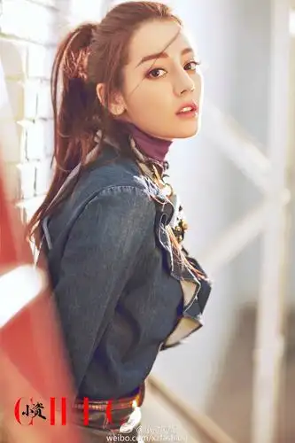 卓诗尼迪丽热巴精美壁纸