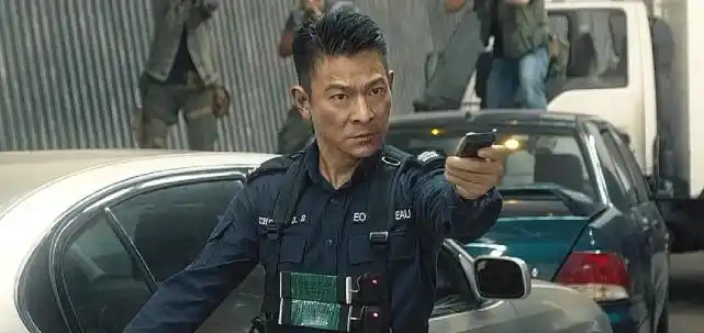 《拆弹专家》:赢了口碑,却输了票房,刘德华演技再好也无力回天