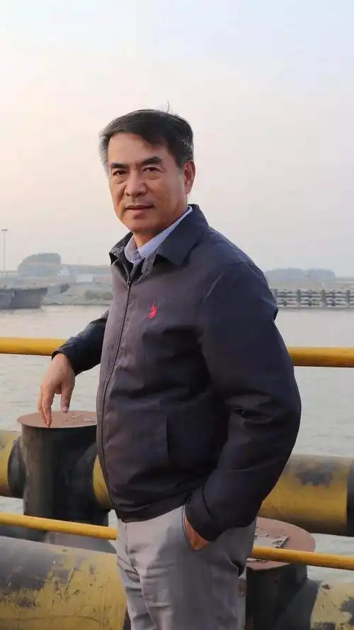 廖京生照顾病妻是我的责任牺牲事业不后悔如今生活怎样了