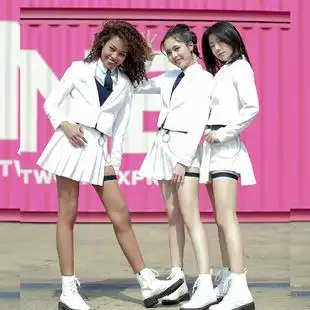 创造营2020主题曲制服同款训练服白色毕业服装女团演出服舞台套.