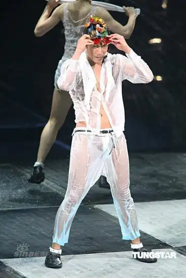 图文郭富城演唱会郭富城湿身诱惑