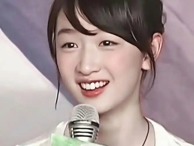 周冬雨刚出道的时候,真的非常的清纯!#周冬雨 #治愈系笑容 #初恋脸