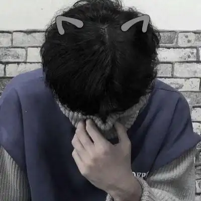 男生失落低头的头像合集男生低头伤感图片